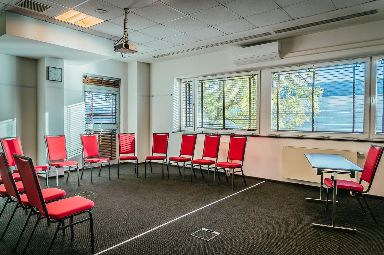 מלון פיאזשנו Desilva Warszawa Piaseczno מראה חיצוני תמונה